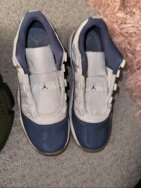 Jordan Men's Low-Top Sneakers in White and Navy